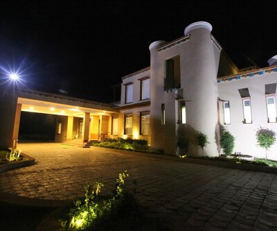 Treehouse Dwarka Hotel And Club